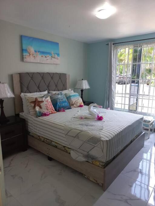 Sea Castles La Vue Apartment Teluk Montego Bagian luar foto