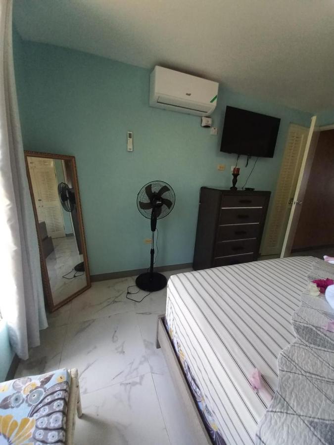 Sea Castles La Vue Apartment Teluk Montego Bagian luar foto