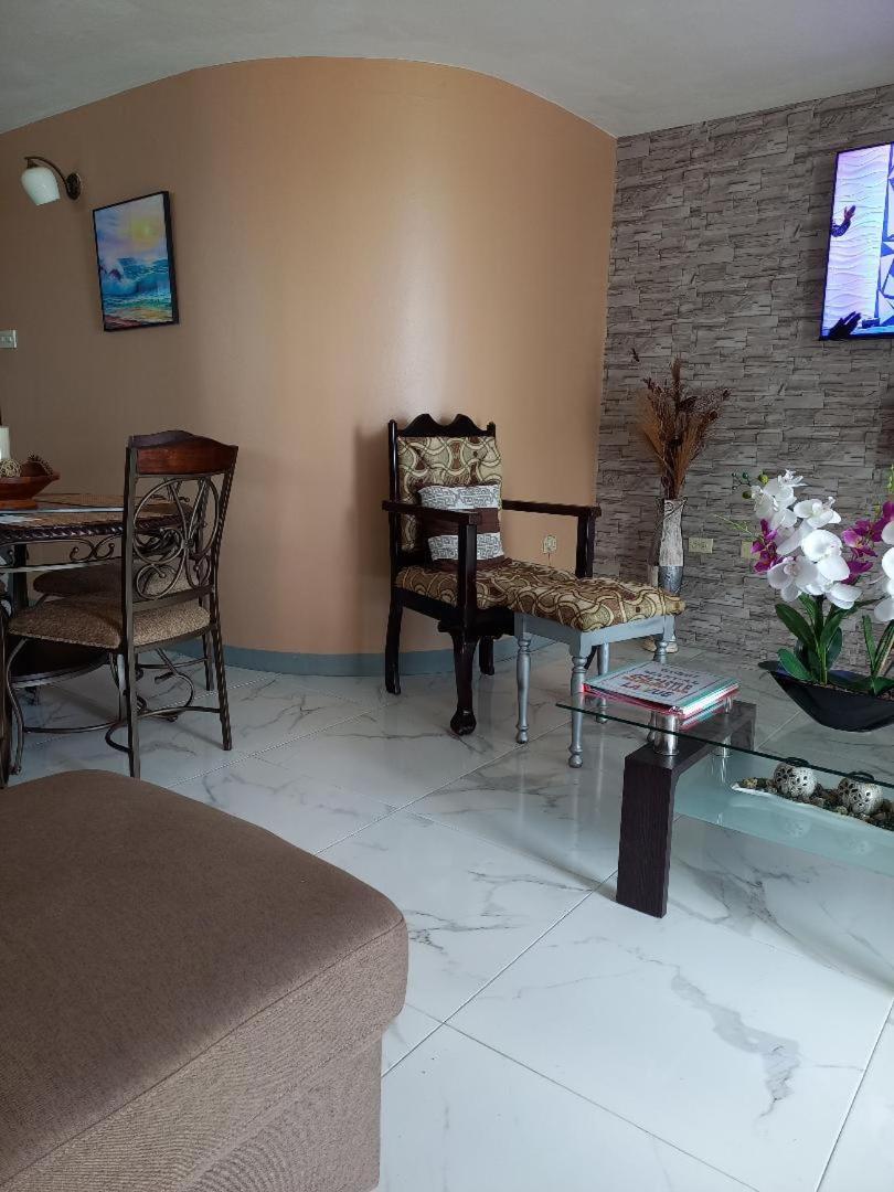 Sea Castles La Vue Apartment Teluk Montego Bagian luar foto