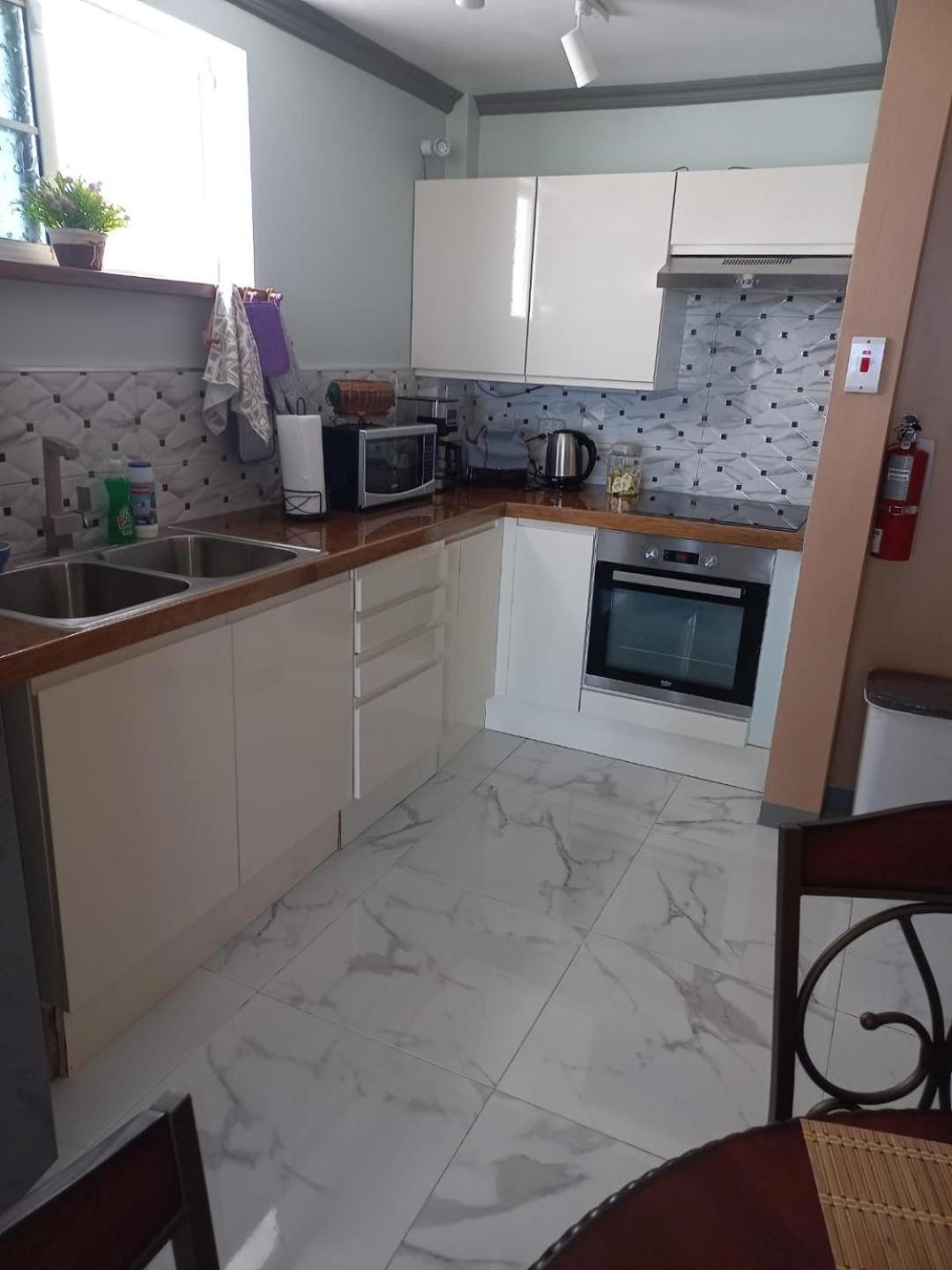 Sea Castles La Vue Apartment Teluk Montego Bagian luar foto